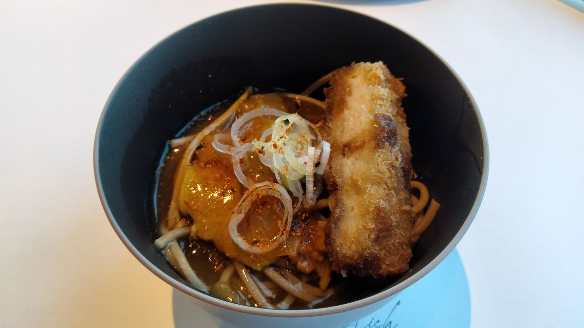 itone_g's tweet photo. 冷製パスタ
カレーそばonカツ
バラちらし
トマトのカプレーゼ
#Splish https://t.co/mhXhgA5uIs