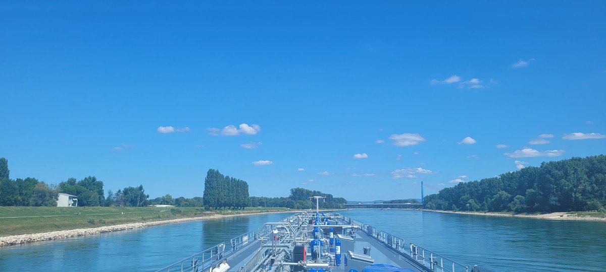 johan_klos's tweet photo. Goedemiddag we mogen met dit mooie #weer geen #straf om te #varen in de #afvaart naar #nederland #speyer #binnenvaart https://t.co/QzDLH966tT