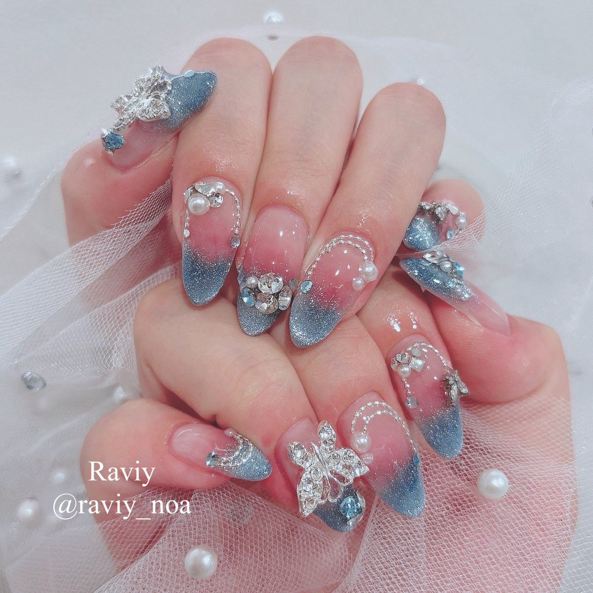 raviy_staff's tweet photo. 最新ブルーネイル✨🩵💙
寒色キラキラで一気に夏モード☀️🥹 https://t.co/6OIEBVIrZb