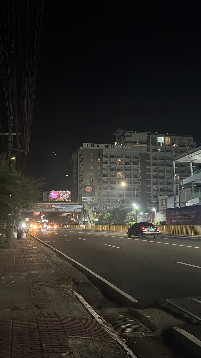 RawrIlonggo's tweet image. The night is still young.