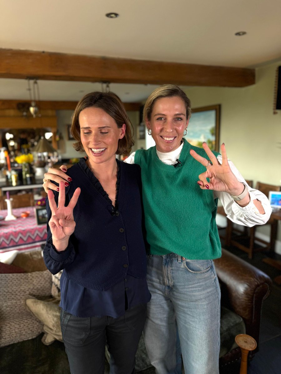 OldGoldRacing's tweet photo. 🚨BIG NEWS🚨

Old Gold Racing are sponsoring Season 3 of the Running Loose Podcast!! 🔥

We’ll be bringing our owners some exclusive content, running competitions and supporting two of the very best out there in @francescacumani and @V_Binnie_Ryle!💛🤍

Head to our stories to get involved with questions for their next episode!

#horseracing #runningloose #francescacumani #vanessaryle #podcast