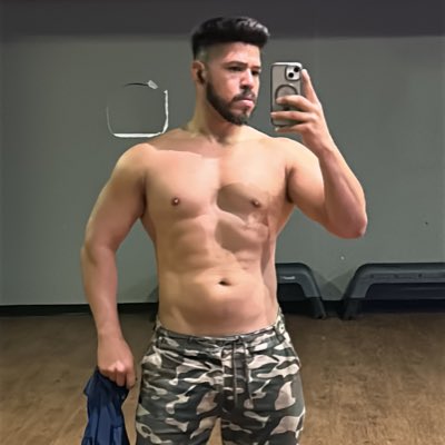 LEONMEZAJ's tweet photo. #NuevaFotoDePerfil https://t.co/wYOc2gOrWd