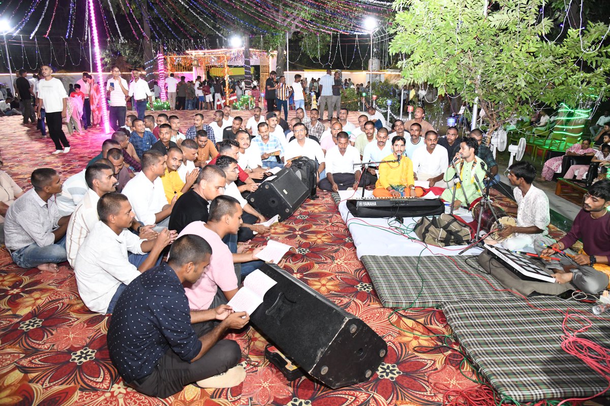 APTCSitapurUPP's tweet photo. दिनांक 16.08.2025 को संस्था के मंदिर में जन्माष्टमी का त्यौहार धूम-धाम से मनाया गया, जिसमें संस्था में प्रशिक्षणरत प्रशिक्षुओं एवं प्रशिक्षक स्टाफ द्वारा बढ़-चढ़कर हिस्सा लिया गया । प्रशिक्षुओं द्वारा जन्माष्टमी की विभिन्न प्रकार की झांकियां भी बनायी गयी।
@Uppolice
@UPPoliceTrgHQ https://t.co/90bdIwHysa