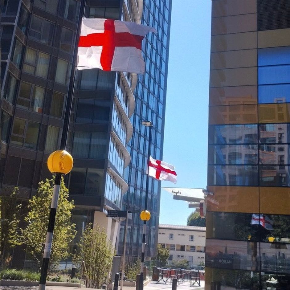 Leo Kearse - on YouTube & GB News (@leokearse) on Twitter photo To give you an idea of how England has changed - when I moved here 25 years ago, I'd see an English flag and think "hmm, might be a bit rough, hope they don't have beef with me because I'm Scottish".
Now when I see one I think "Thank God! I'm amongst brethren!" To give you an idea of how England has changed - when I moved here 25 years ago, I'd see an English flag and think "hmm, might be a bit rough, hope they don't have beef with me because I'm Scottish".
Now when I see one I think "Thank God! I'm amongst brethren!"