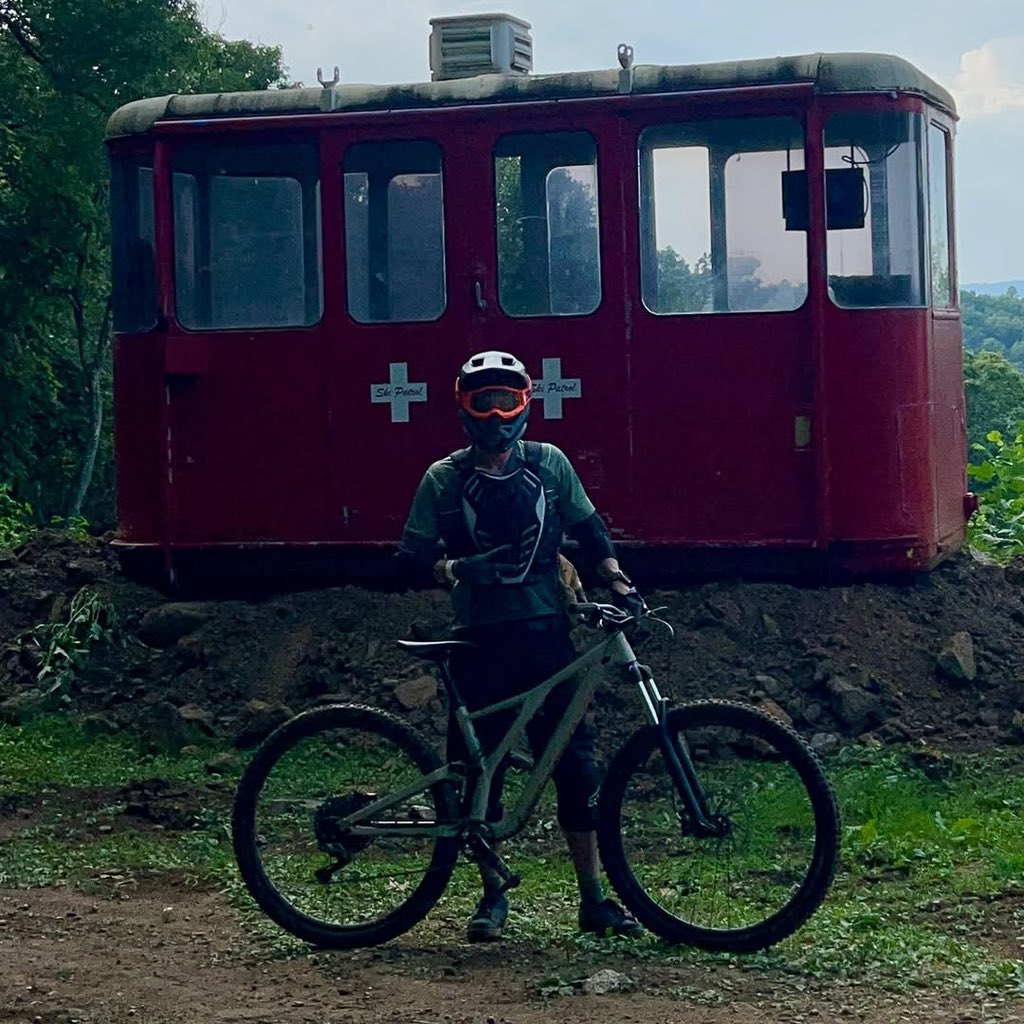 NewmanSteele's tweet photo. Ober Mountain's bike park did not disappoint!
#downhillmtb #mountains #mtb #cycling #gatlinburg #obermountain #cyclist #gooutside #dohardthings https://t.co/yeiZZFkGoc