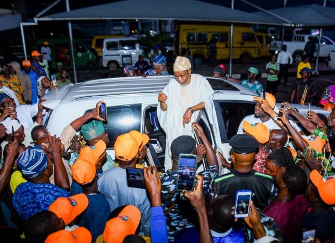 It is incredible to see the zeal with which some President BAT supporters are trying to mobilise the Yoruba and South West people against Ogbeni @RaufAregbesola for merely exercising his democratic rights and choosing to stand with the Nigerian people. This is sheer perfidy and