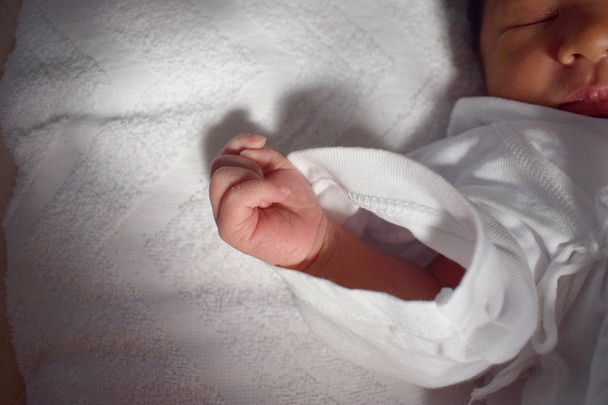 TukimiDesign's tweet image. 先週、無事第2子の出産を終えて家に帰って参りました。久しぶりの新生児に癒されながら、(とにかく眠いけど)夫と長男と協力して毎日を過ごしています👶

落ち着いたら徐々に仕事も再開していきたい...💭