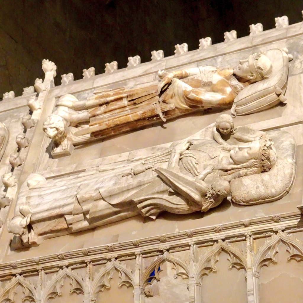 El 18 d'agost de 1150, en temps de Ramon Berenguer IV, comte de Barcelona, fou fundat el monestir de Poblet. Sota l'Orde del Cister, contribuí a consolidar els nous dominis a la Catalunya Nova, guanyà prestigi i acabà esdevenint el principal panteó dels reis catalano-aragonesos.