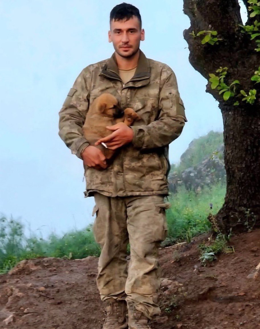 Bugün öğrenciler için bir ev daha tuttuk, Şehidimiz Özkan Özkanlı'nın adını verdik.

2, 3 güne görüntülerini paylaşacağım.