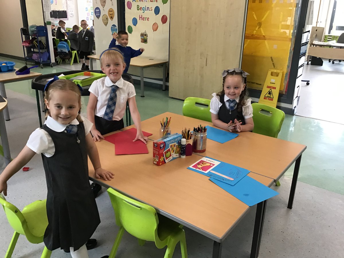 Miss Macfarlane tweet media