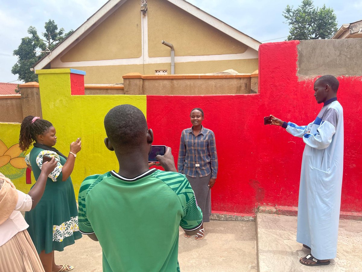 SharebilityUg's tweet image. Inschool Edutech training at Golden Infant School, Mabanda Wakiso District, Teachers Creating digital content to be edited using CapCut video editor. &quot;ICT literally a mandate to today&apos;s Educators.&quot; #EdifyEdtech program promoting this! #Sharebilityedutech