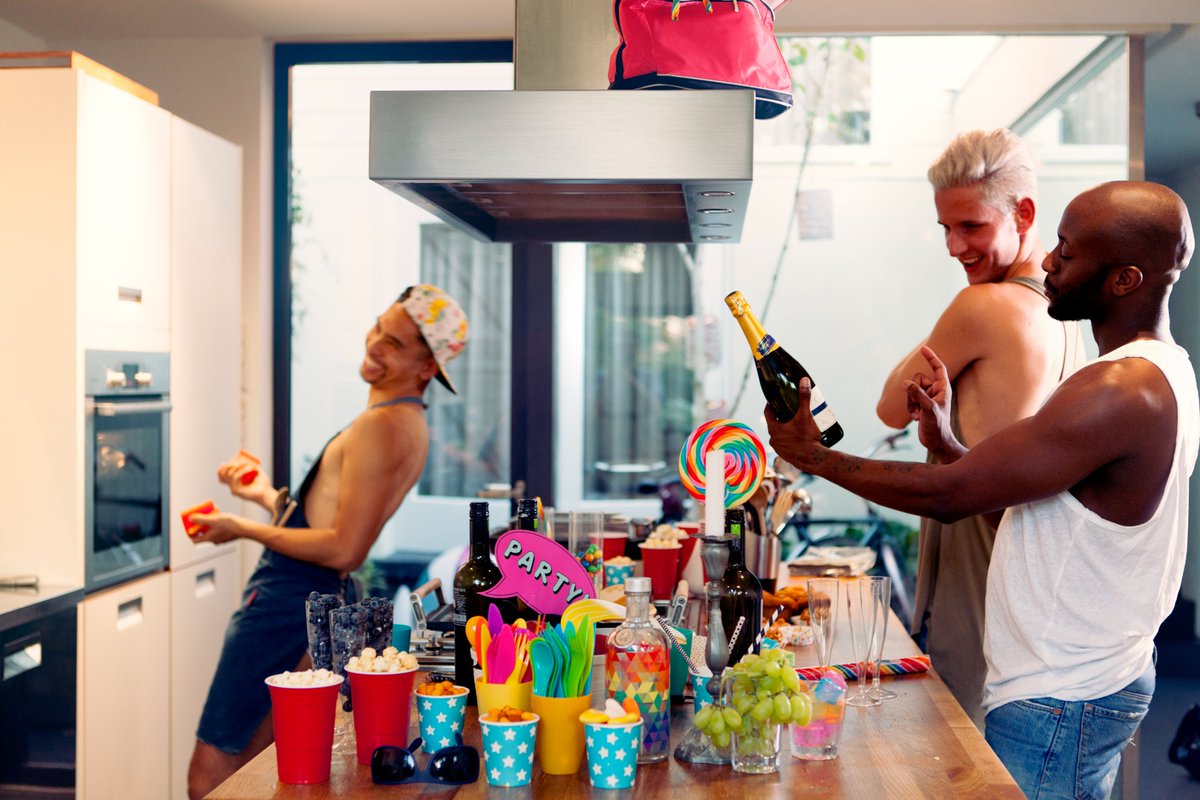 For some, ROMEO is where friendships begin — chosen family, travel buddies, or party partners.
Tell us about a Rainbow Family connection that became something meaningful 💙