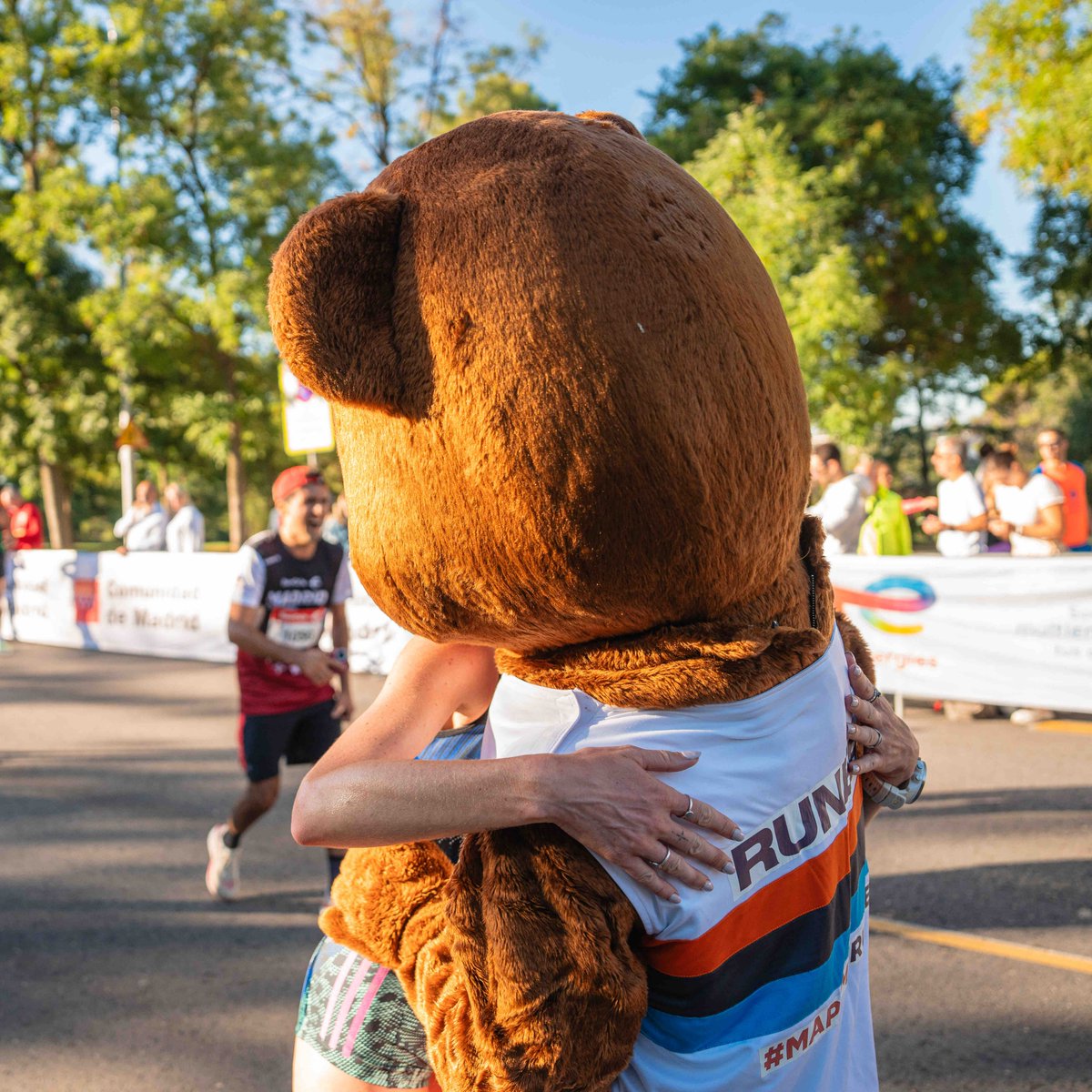 El abrazo del oso.

(Lo siento, tenía que hacerlo).