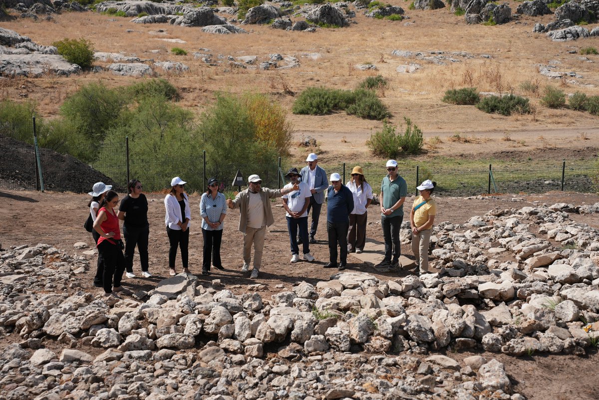 🏛️Eşbaşkanlar Azak Bayar ve Bucak, Çayönü Kazı Alanını ziyaret etti

🏛️Hevserok Azak Bayar û Bucak Serdana Cihê Kolandina Çayonuyê Kirin

<a href="/bayar61742/">Birsen Azak Bayar</a> <a href="/siyar_guldiken/">şiyar güldiken</a> <a href="/diyarbakirbld/">Diyarbakır Büyükşehir Belediyesi</a>