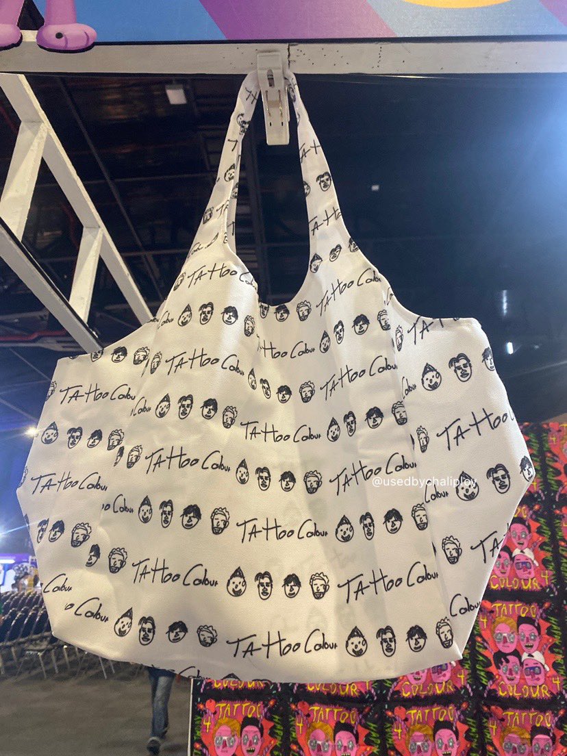 usedbychaliploy's tweet photo. ปล่อย/พร้อมส่ง กระเป๋าผ้า Tattoo Colour 550฿ ส่งฟรี🔥🔥
📍 https://t.co/NTVmDIWPxd

#CATTSHIRT #เสื้อวงไทย #แทททู
#Smallroommusic #TattooColourTH
#ชาวนัว #Chaonoir #แทททูคัลเลอร์ #Chaonoir #ททคล  #fumefest2 #FUMEFEST https://t.co/oAop5NfvXB