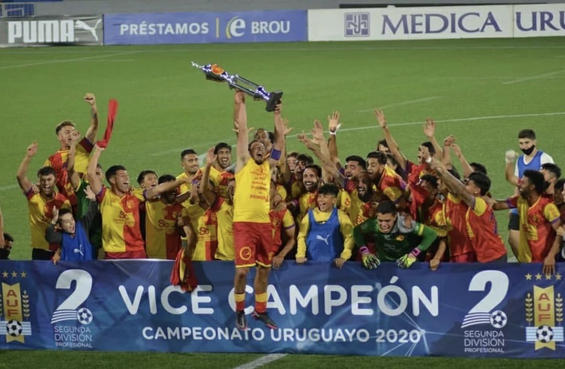 Omi_Cazarre's tweet image. Días como hoy te extraño, Villa Española querido. Por la familia, los amigos de siempre, los festejos hasta altas horas y todo lo que construimos. A pesar de todo, valió la pena.
A los colores más lindos de todos, felices 85. Sé que algún día nos volveremos a ver. ❤️💛💜