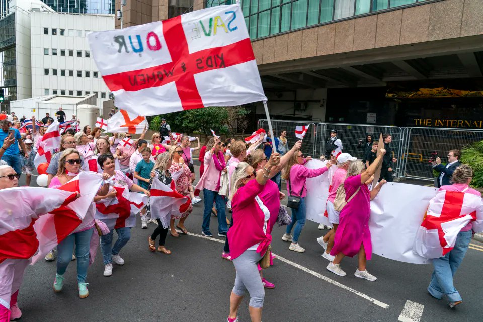 welshroots's tweet photo. @CPhilpOfficial Finding all the FLAG WAVING so DISTURBING and UNNERVING
1930s Germany
BLAME Nigel Farage and REFORM for agitation and media like GBNEWS and TalkTV for this FRIGHTENED BEHAVIOUR
Now I'll add Conservative Party Just waiting for a #ConRef coalition https://t.co/Z6EKoKKw7H