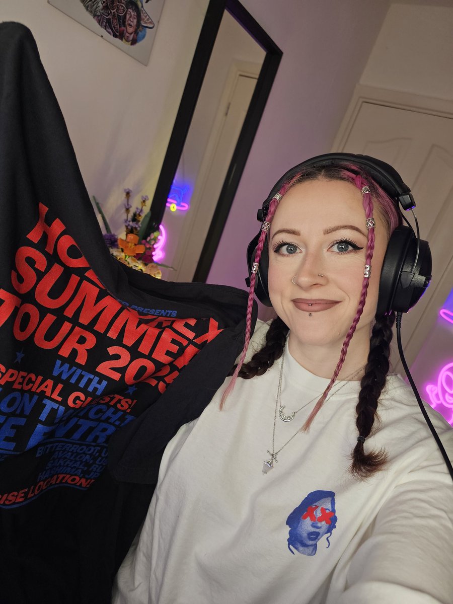 Repping the new merch! 

Come check it out 

LIVE NOW - Twitch &amp; YouTube