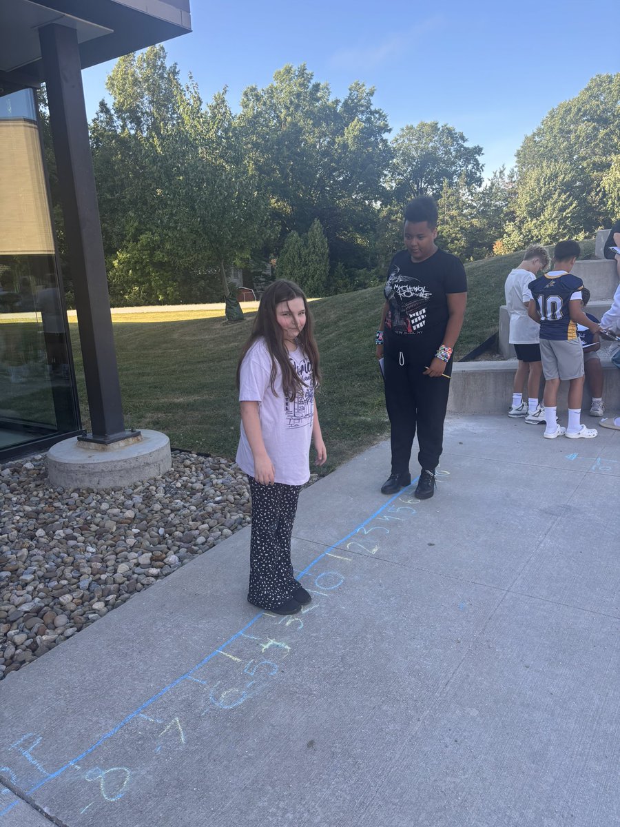 Miss Davis tweet media