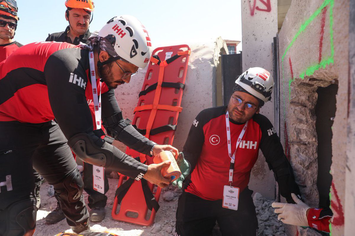 İHH Afet Yönetimi 5. Ulusal Tatbikatı – Ankara

İHH Afet Yönetimi Başkanlığı olarak Ankara’da gerçekleştirdiğimiz 5. Ulusal Afet Yönetimi Tatbikatı başarıyla tamamlandı. Tatbikata 220 araç, 1.350 görevli ve 59 ekip katılım sağladı; çalışmalar 9 bölgede ve 76 istasyonda yürütüldü.