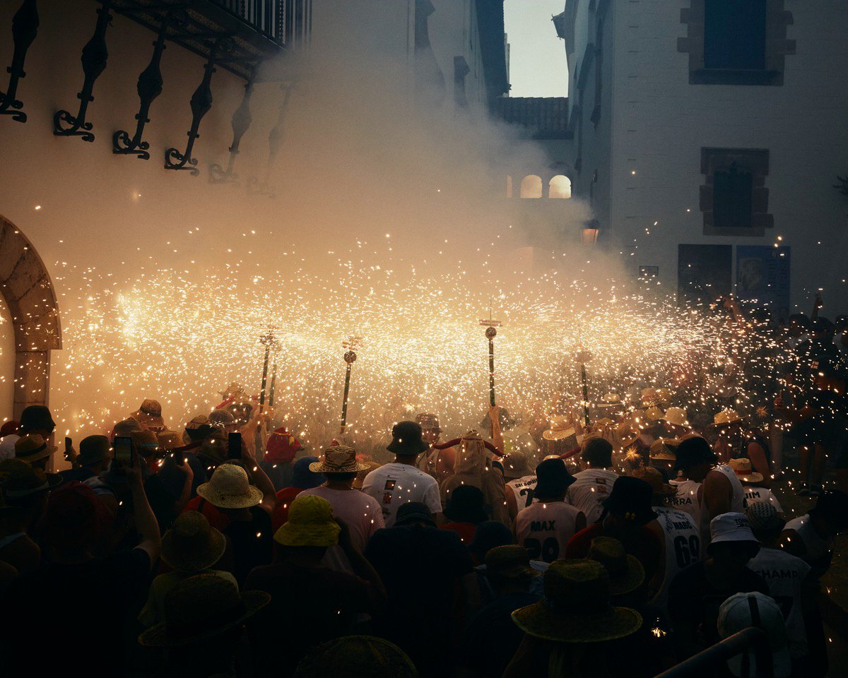 TurismeDeSitges's tweet image. 💥 Queden hores perquè Sitges esclati de festa!
🎉 Arriben les 36h més intenses de l’any: la nostra Festa Major!
🔥 Tradició, gralles, foc i balls populars... T’ho perdràs?

#SitgesAnytime #FestaMajorSitges