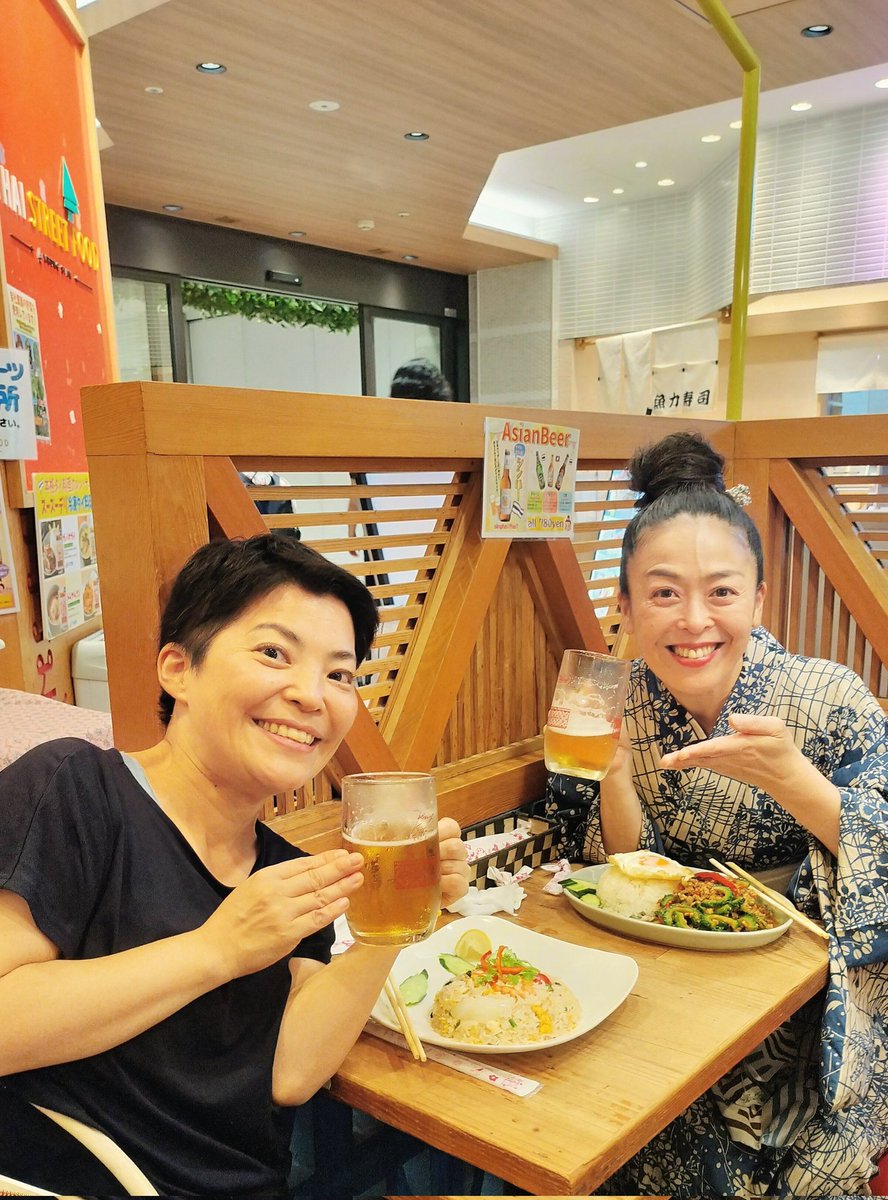 本日は暑い最中、池袋演芸場夜の部・怪談興行にお運び頂きまして誠に有難うございました☀️
主任の紫先生は『妲己のお百〜十万坪亭主殺し』で今日で千穐楽🪷
明日の主任は陽子先生、そして明後日は蘭お姉さんデス🕊️

終演後京子先生にご馳走頂きまして色々と心強いお言葉も頂戴致しまして有難い夜に🏋️✨