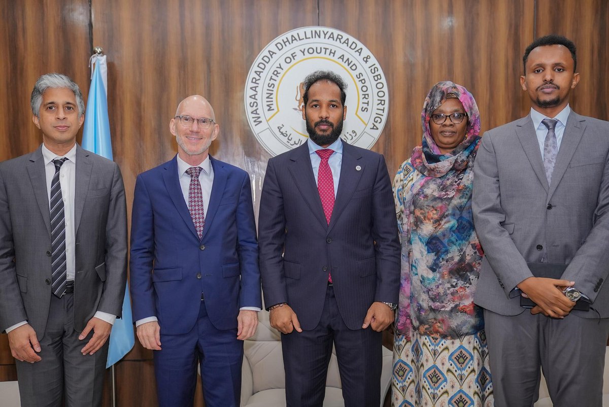 MoysFGS's tweet photo. The Ministry of Youth &amp; Sports, led by H.E. @M_AbdikadirAli hosted SRSG James Swan &amp; team. Discussions focused on advancing Somalia’s National Youth Policy 2023–2030 &amp; strengthening UN collaboration to empower youth in peace, governance, climate action &amp; development. https://t.co/cIFVyZbNsh