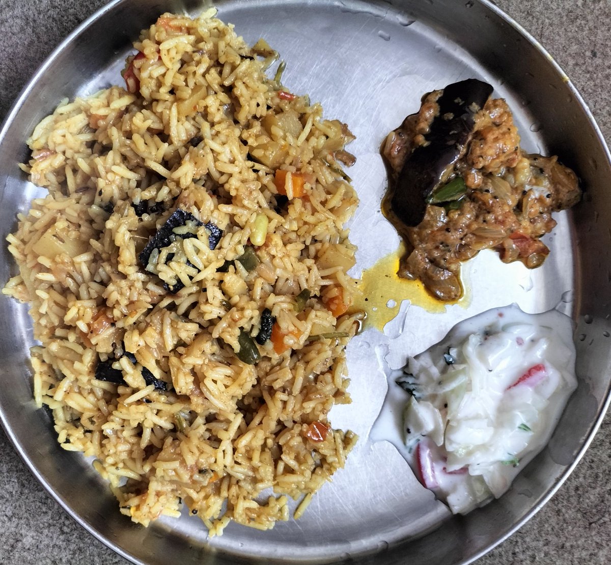 Sunday Lunch: Vegetable Biryani with 🍆Brinjal gravy &amp; 🧅Onion raitha 🌶️🌶️