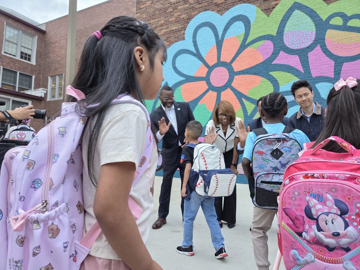 Mayor Johnson welcomes CPS students back for 1st day of school <a href="/WBBMNewsradio/">WBBM Newsradio</a>