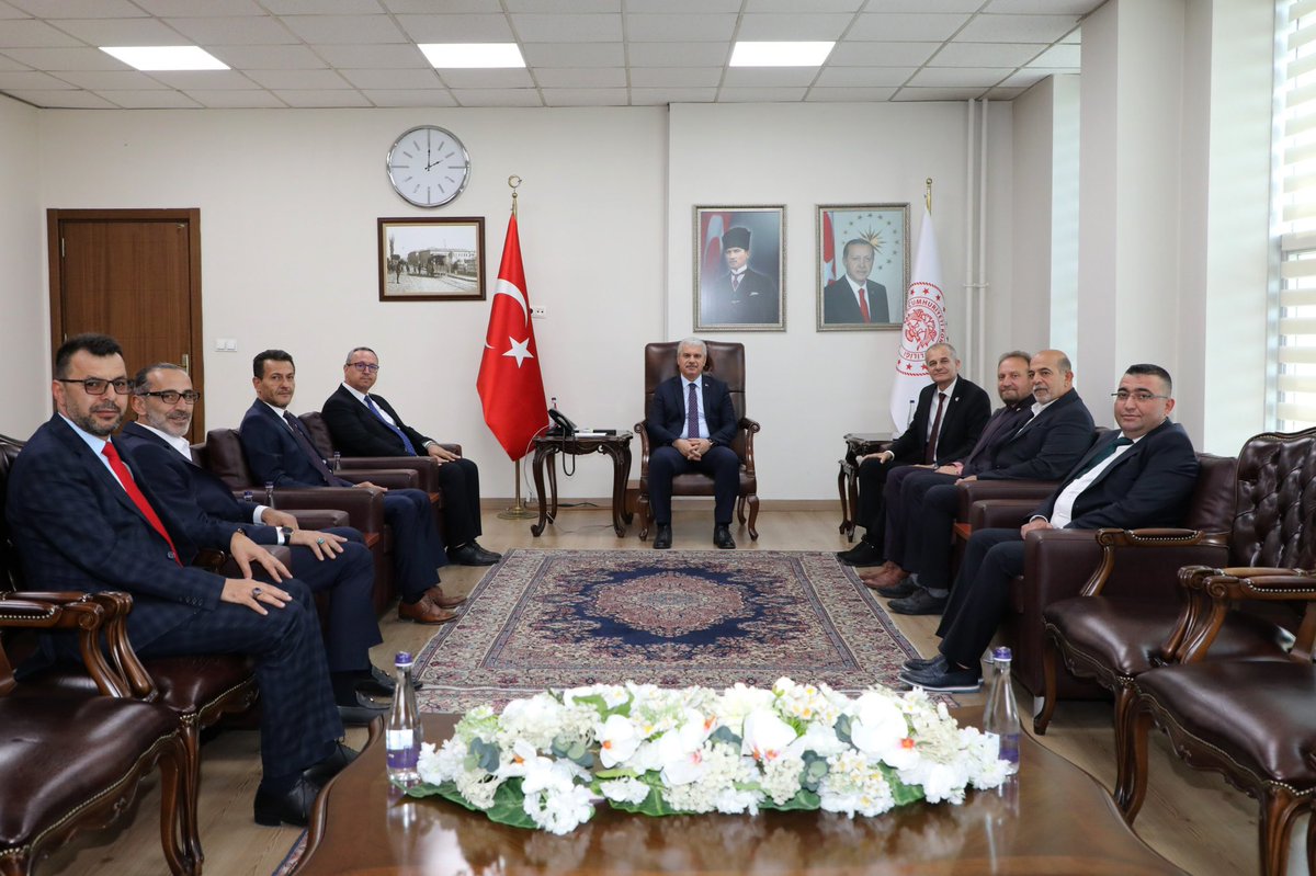 Konya Valiliği (@tckonyavaliligi) on Twitter photo Yeniden Refah Partisi Konya İl Başkanı Hasan Yel ve beraberindeki heyet, Valimiz İbrahim Akın’ı makamında ziyaret etti.
<a href="/Vali_Akin/">İbrahim Akın</a> Yeniden Refah Partisi Konya İl Başkanı Hasan Yel ve beraberindeki heyet, Valimiz İbrahim Akın’ı makamında ziyaret etti.
<a href="/Vali_Akin/">İbrahim Akın</a>