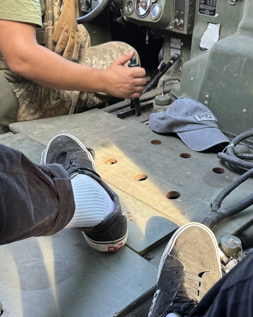 Йшов по пиво з рибкою, і мене бусифікували. Зараз везуть у невідомому напрямку. Рятуйте!