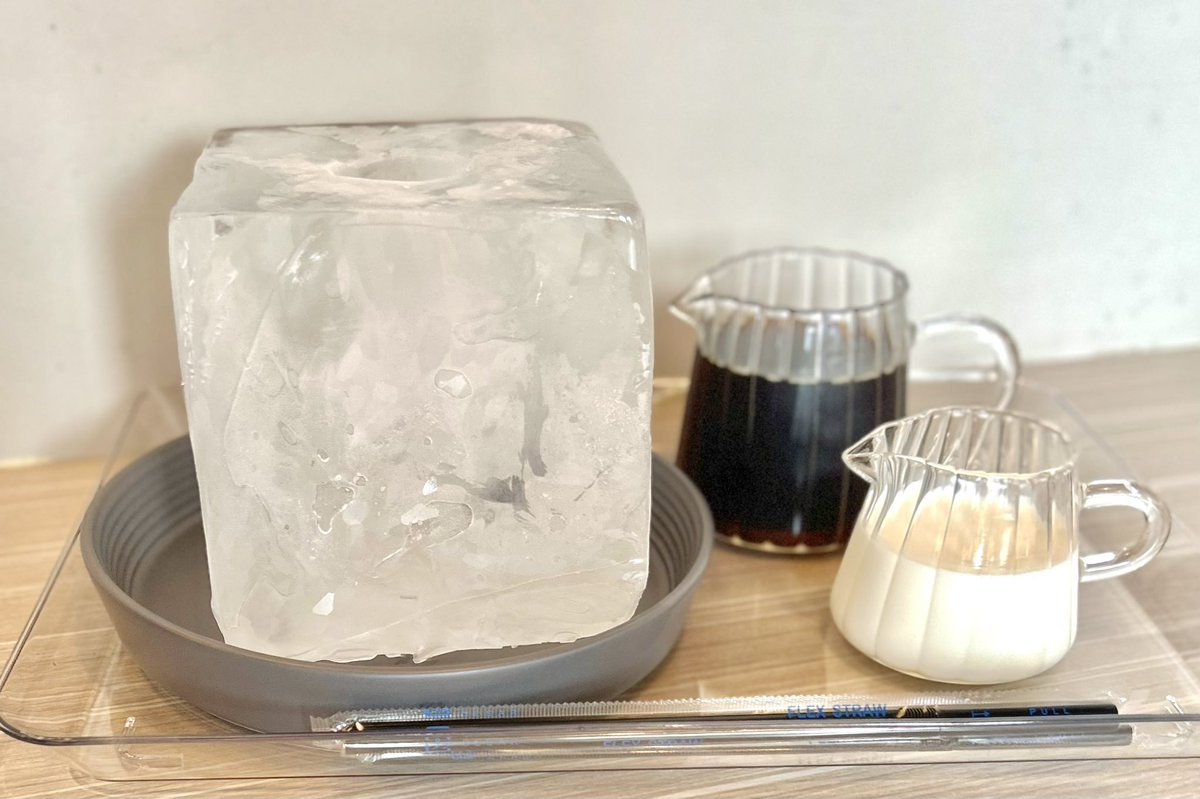 gourmet_nagoya's tweet photo. 緑区と天白区にある『ヒョウザンノイッカク』のアイスコーヒーが氷の器で涼しくなれた https://t.co/zRBAV5tjFM