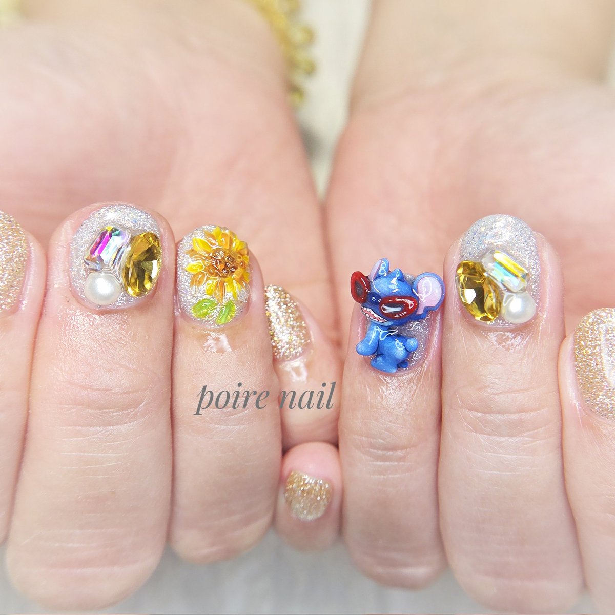 tomomi_nails's tweet photo. サングラスつけた夏っぽいスティッチの3Dお任せとの事で2種類作成✨

当日やっぱり2個つける！と両方可愛い引き取ってくださり嬉しい❣️

ありがとうございました❤ https://t.co/VaHF45ojwR