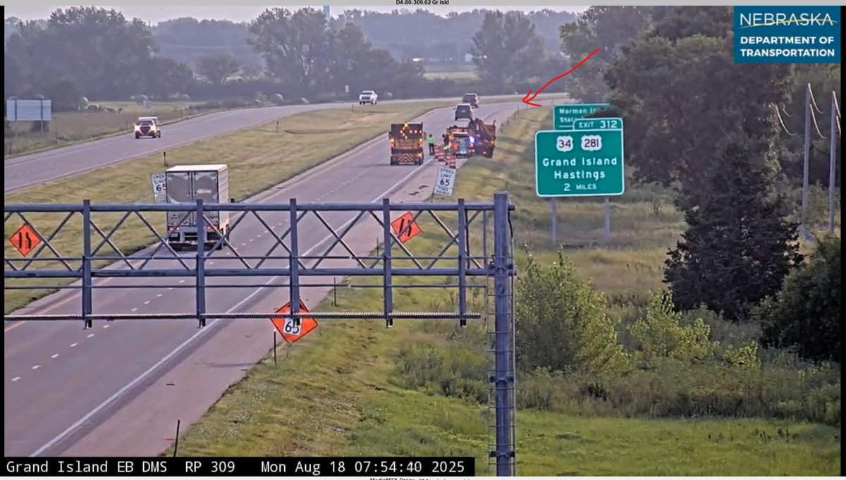 Nebraska511's tweet image. #GrandIsland #HallCounty Roadwork I-80 EB at MM 311-312 the right lane CLOSED. Keep left and reduce speed in the area. 
new.511.nebraska.gov/event/NECARS5-…