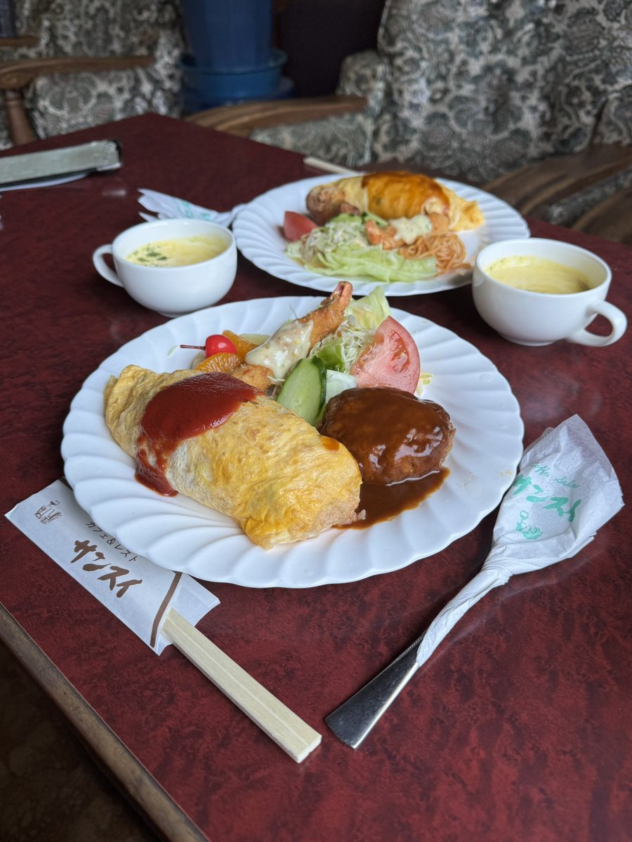 uwatercolor_uwc's tweet photo. おいしいテーブル
カフェ&レスト サンスイ
和歌山
豪華庭園が素敵なレストラン
watercolor on paper #watercolor #brushpendrawing #holbein #絵 #アナログ #イラスト #水彩イラスト #純喫茶コレクション #サンスイ #和歌山 https://t.co/lPyAGTXwM3