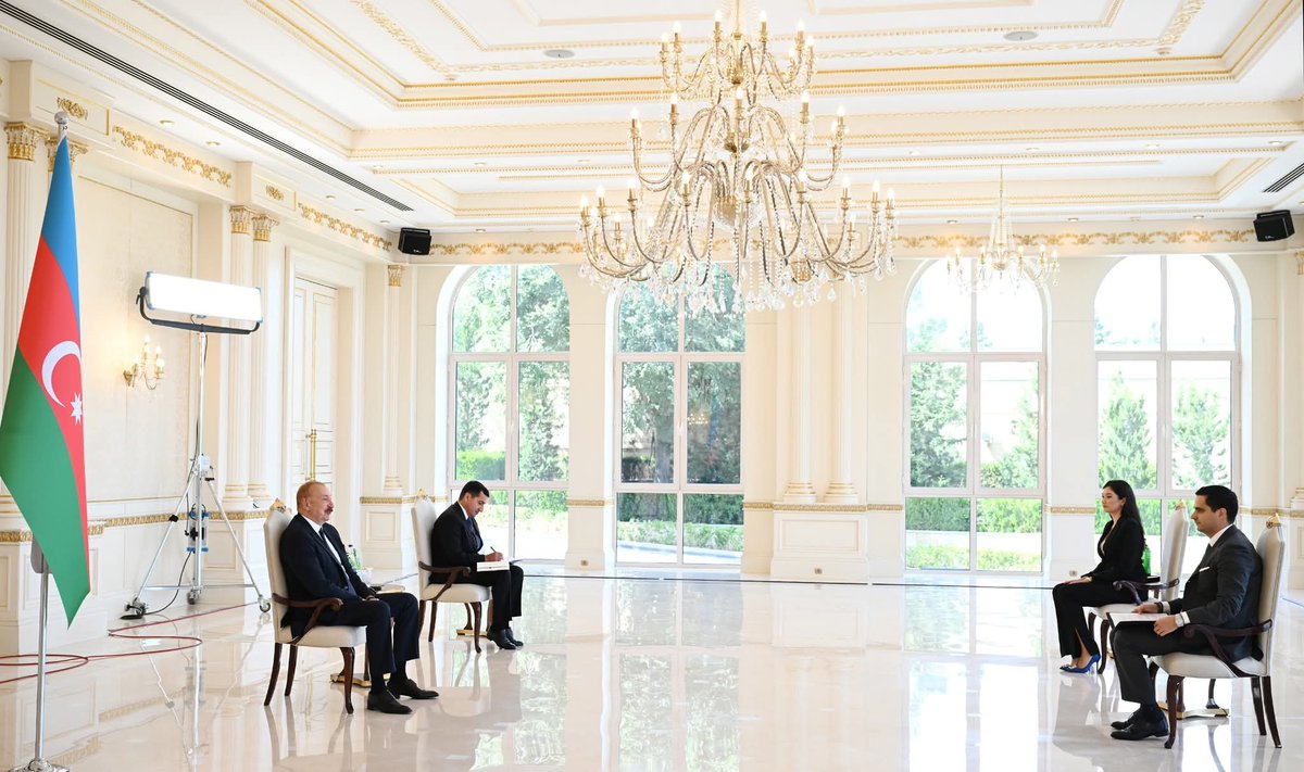 Prezident İlham Əliyev Slovakiyanın Azərbaycanda yeni təyin olunmuş səfirinin etimadnaməsini qəbul edib.

president.az/az/articles/vi…
