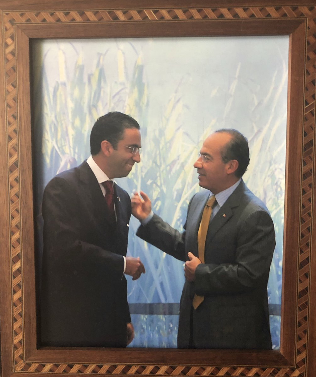 JLozanoA's tweet image. #AvisosParroquiales Hoy es cumpleaños del expresidente @FelipeCalderon a quien le refrendo mi gratitud, cariño, respeto y admiración de tantos años. Le mando, asimismo, un fuerte abrazo. Felicidades 🎉