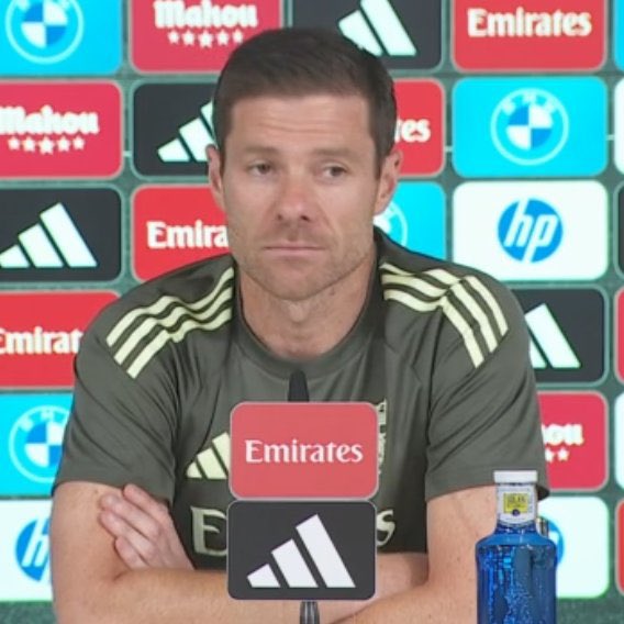 FabrizioRomano's tweet photo. ⭐️🇦🇷 Xabi Alonso: “Franco Mastantuono has an incredible left foot. He’s very good and he can play tomorrow”.

“He has the quality, the energy, he's committed defensively, good momentum, the Argentine competitive spirit. He's good with the final pass. He's at a very good level”. https://t.co/B3e50wdFHt