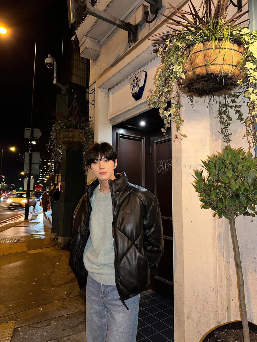 cixbabbles's tweet image. 📸 250818 yongh_1 IG

“Yong-ah, you were pretty”

🔗 instagram.com/p/DNfqaDYz8XD/

#CIX #김용희 #용희 #YONGHEE