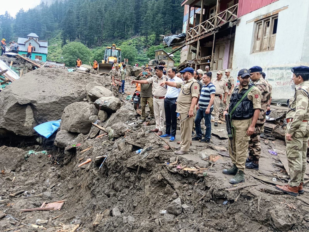 igp_jammu's tweet photo. T-52
Day 5 of rescue & relief in #Chisoti: Teams continue working round-the-clock to trace the missing & support affected families. IGP Jammu and @Divcomjammu remain on ground, closely supervising the operations.
@JmuKmrPolice https://t.co/6GbD0laNwc