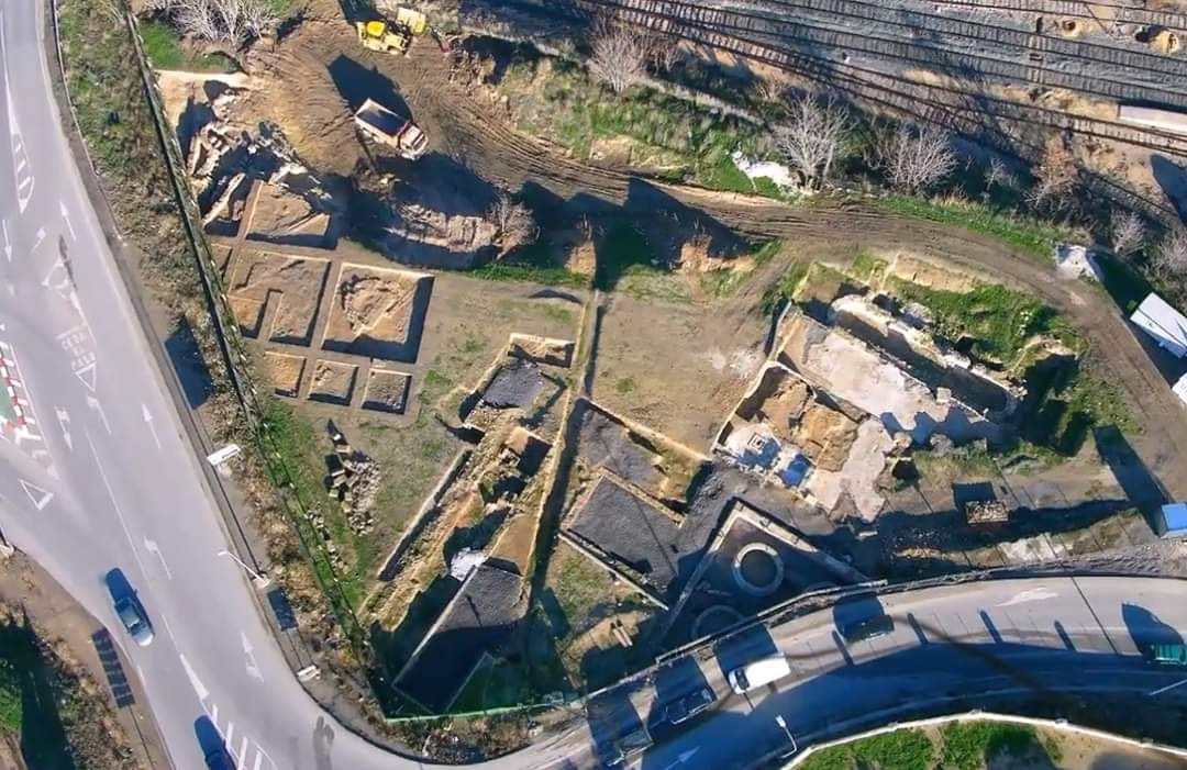 🏺🏛️ Hoy 18 #agosto, Antequera conmemora el Día Internacional de la Arqueología

Lo hacemos de la mano de la Villa Romana de la Estación, y su reciente puesta en valor

Este enclave sitúa a nuestra ciudad en el escaparate arqueológico mundial

#Antequera es #MásCiudad