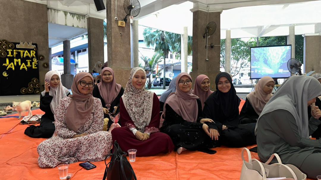 jasaclubiium's tweet photo. [RECAP] MADRASAH RAMADAN: ENLIGHTEN SOUL WITH AL-QURAN

A Ramadan filled with recitation, reflection, and renewed faith. Enlighten Soul with Al-Quran, united young hearts in the beauty of Qur'anic recitation and spiritual growth. #JASA2526 #MadrasahRamadan #IftarJamaie https://t.co/DeNnd6MyX9