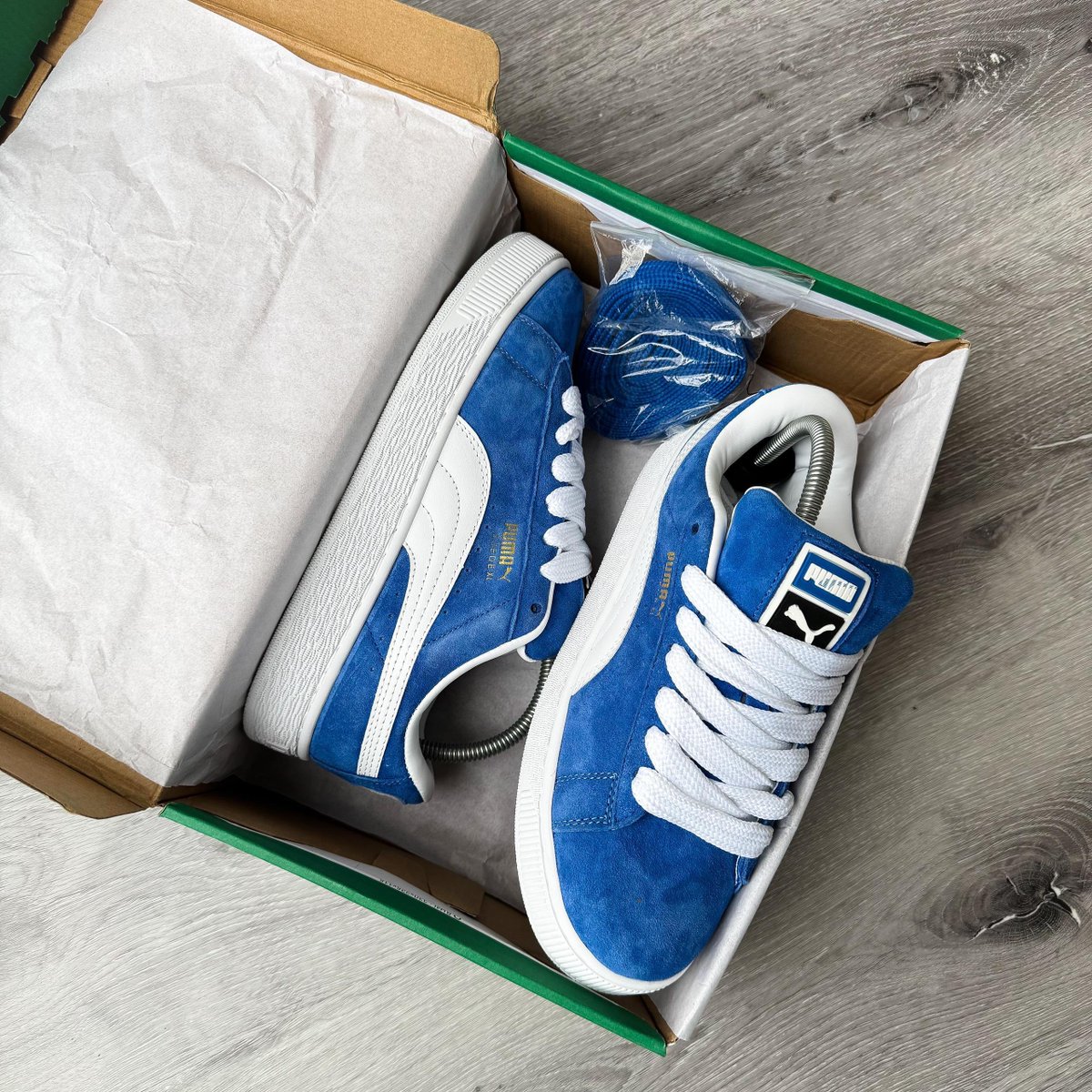 PUMA SUEDE XL “BLUE”

38 - 45

60,000 Naira

Please retweet 🙏🙏🤲🤲🤲