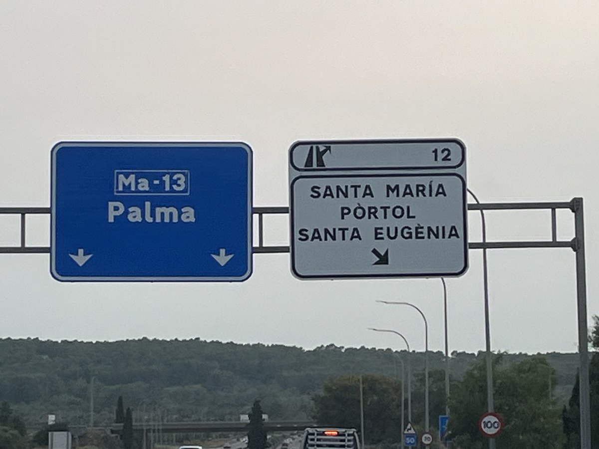 Antoni Martiàñez Lliteres 🏳️🌈 (@antonimartianez) on Twitter photo A la mateixa sortida 12, ara en direcció #Palma. Hi escriuen "Santa María", en castellà.
Això ja no és una errada puntual ni anècdotica.
Castellanitzen per sistema. Que no hi té res a dir, l'<a href="/AjStaMariaCami/">Santa Maria del Camí</a>? A la mateixa sortida 12, ara en direcció #Palma. Hi escriuen "Santa María", en castellà.
Això ja no és una errada puntual ni anècdotica.
Castellanitzen per sistema. Que no hi té res a dir, l'<a href="/AjStaMariaCami/">Santa Maria del Camí</a>?