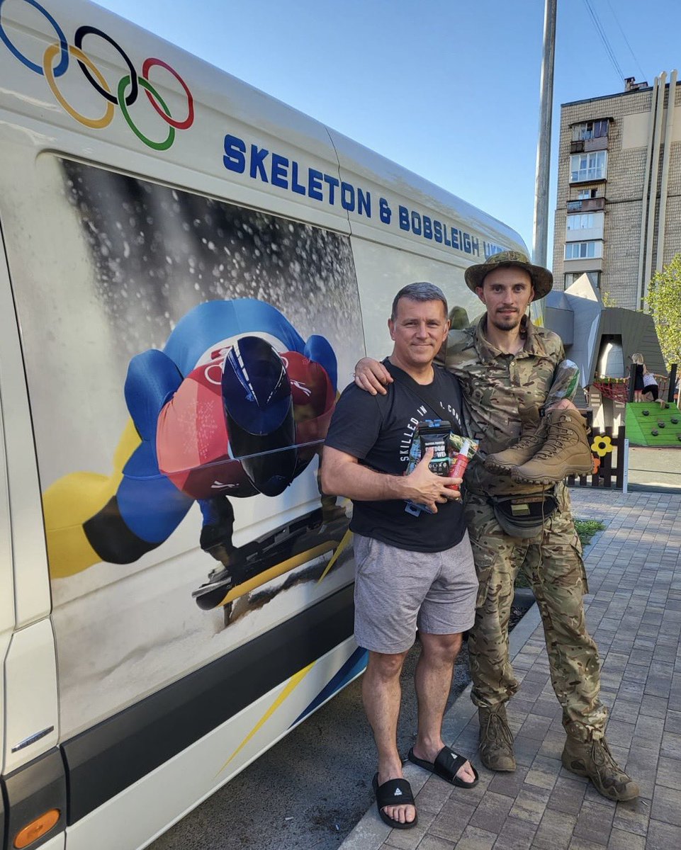 Рекомендую переглянути інтерв’ю з Романом Кривицьким, переможцем і призером чемпіонатів України з кіокушинкай карате, президентом Київської міської федерації кіокушинкай карате.

Це мій близький друг, який із початку повномасштабного вторгнення став на захист України.

В інтерв’ю