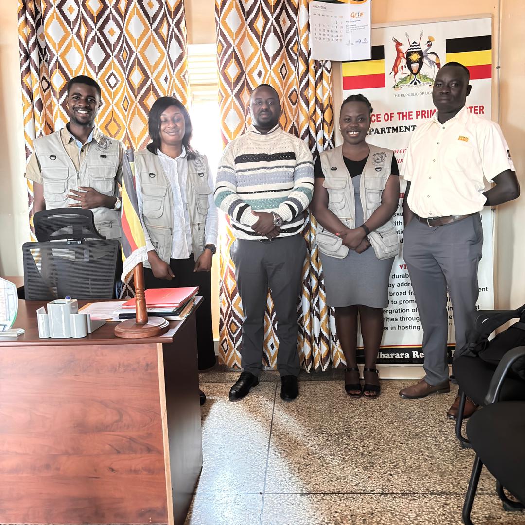 LikeIs21848's tweet photo. #InternationalYouthDay Celebration!
On the International youth Day, our team had an inspiring meeting with the OPM Kyaka II to discuss ways to improve youth livelihoods in Kyaka II . We’re excited to collaborate on empowering young refugees, women. https://t.co/Hj2Ze86CnG