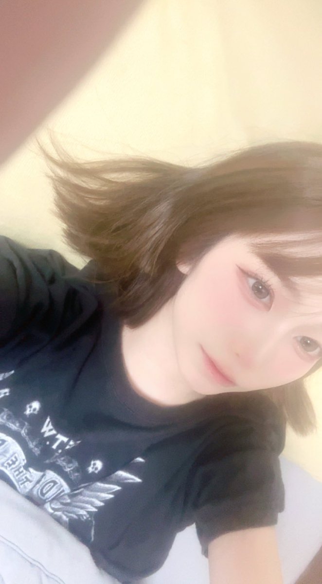 愛 tweet media