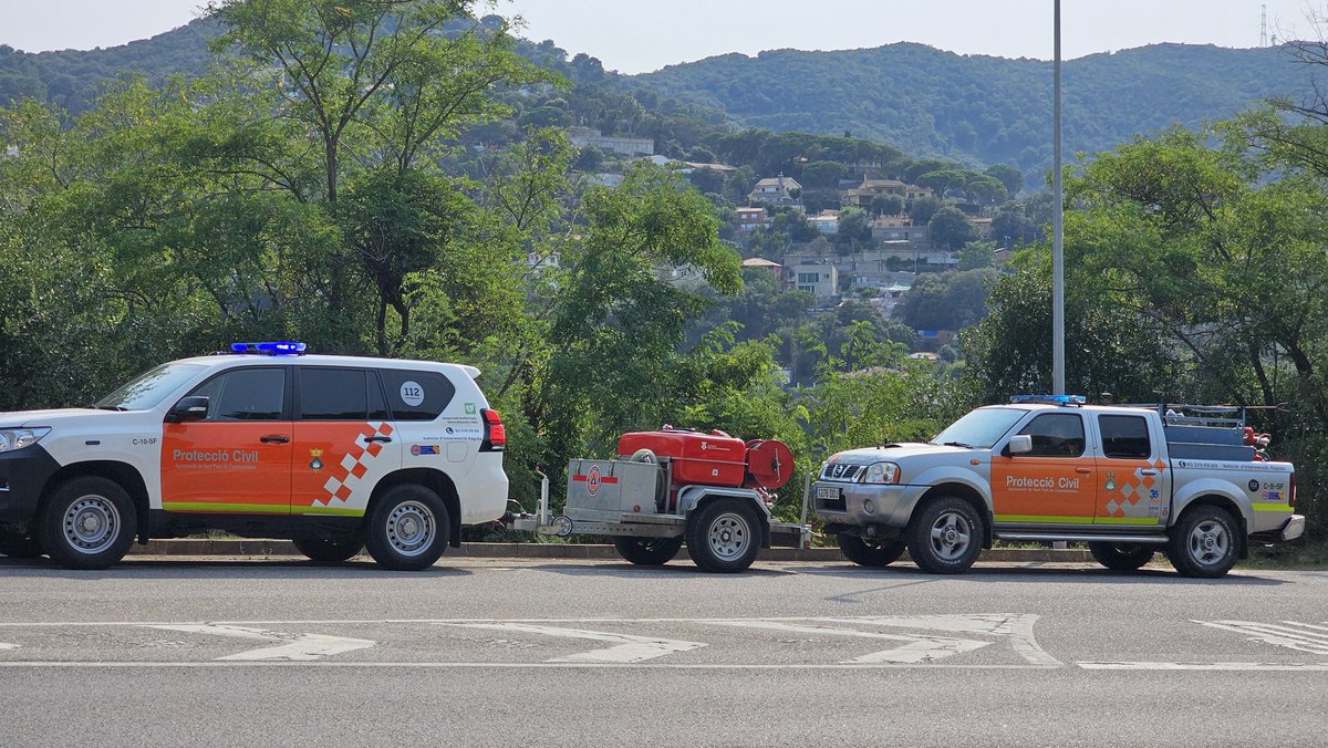 Coordinadora_AV's tweet photo. Durant aquest cap de setmana, centenars de voluntaris de #ProteccióCivil de #Catalunya han estat de guàrdia amb motiu de les alertes del #Procicat i #Infocat.
Gran treball !!! 👏👏
@emergenciescat 
@proteccioncivil 
@nuriaparlon 
@interiorcat https://t.co/NLENtYrNp3