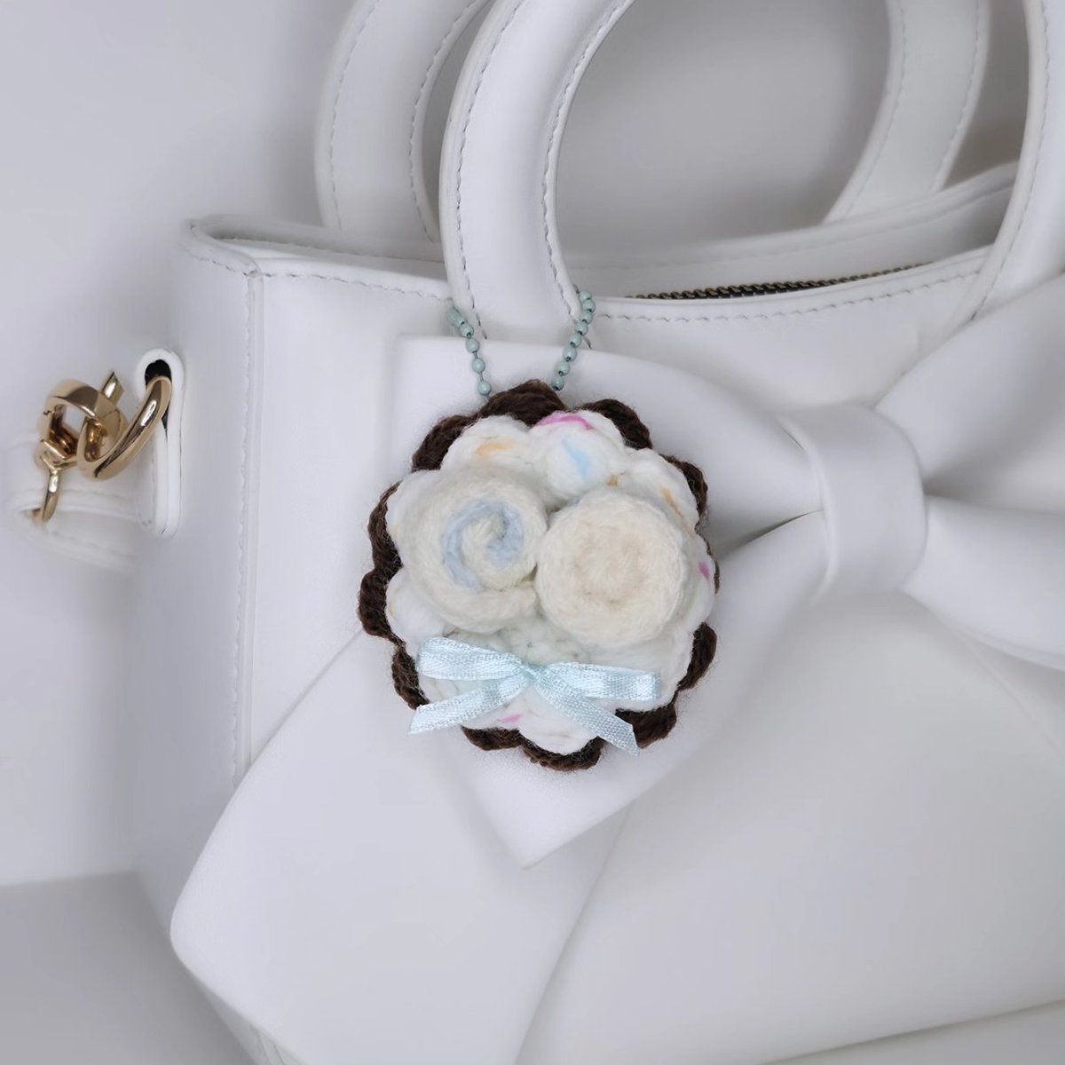 oddinent's tweet image. welcome to Raffle Rush - you can enter at: oddinent.com/shop/raffle 🎟

crocheted sweet pudding bag charm 🍮🎀

trialing something new this month in the name of stepping out of my comfort zone, &amp;amp; learning that the 'error' in 'trial and error' doesn't have to be scary 🤍