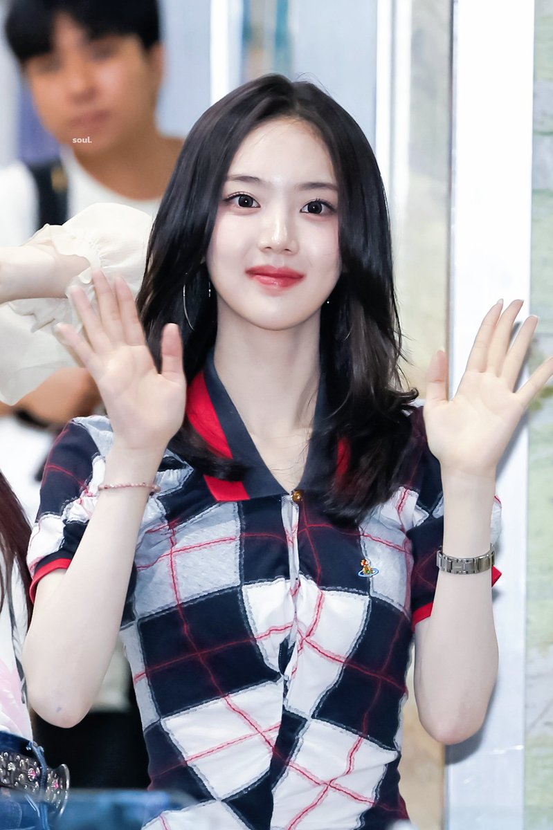 250818
수고했어!!!

#이솔 #LEESOL #kiiikiii #키키